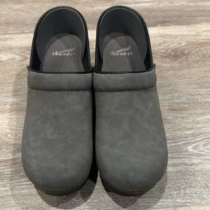Dansko Gray And Black Suede Professional Clogs Shoe Size EU 39 US 8.5/9